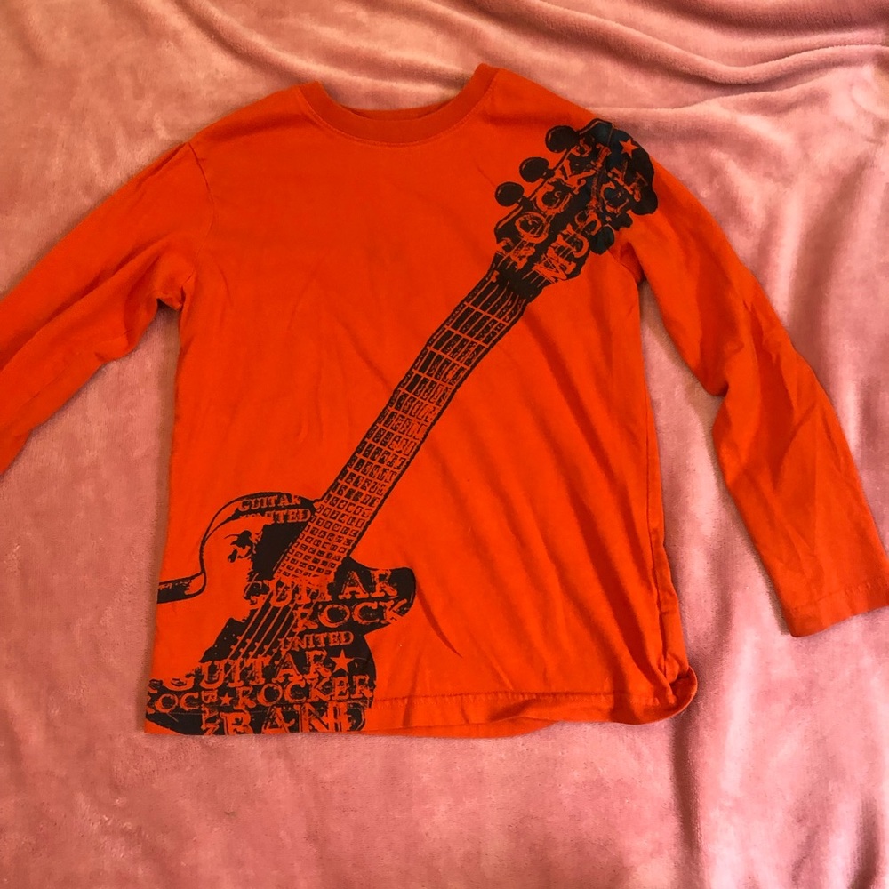 cuteee y2k long sleeve top size XS 
DM FOR 10% OFF BUNDLES!!!! FREE SHIPPING